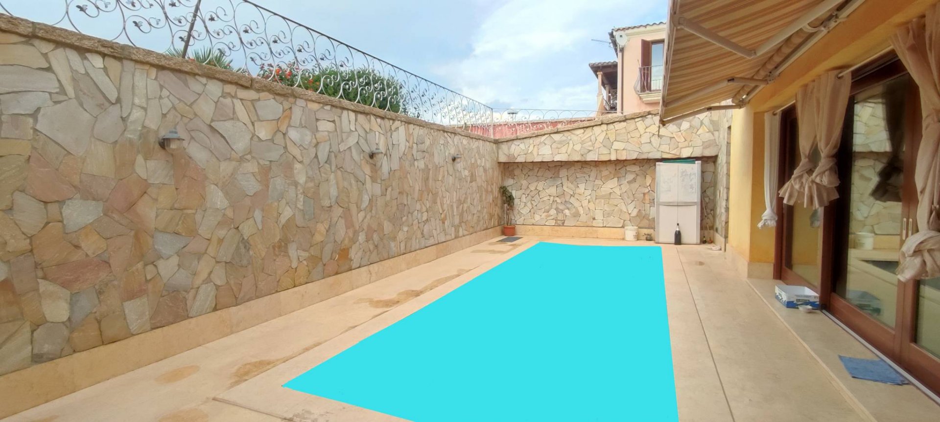 Villa caposchiera con piscina